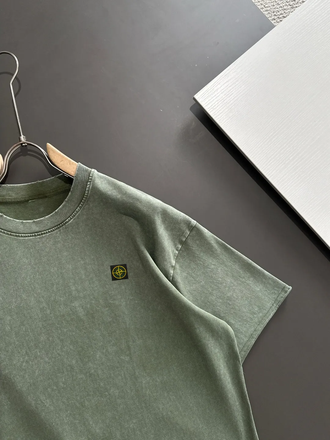 Next day shipping P460 Stone lsland/stone island high quality 2025 spring and summer new casual heavy industry suit exclusively developed by yb! High quality production! Imported custom-made fabrics for foreign orders, with high breathability and comfort, impeccable details, brand element design concept, delicate and soft feel! It presents a casual cut and the upper body shape is great! On sale simultaneously on the official website! From a high-end men's positioning brand, the low-key luxury taste is irresistible! Exquisite workmanship and impeccable quality! The overall style is simple, fashionable and timeless, fully meeting the requirements of stylish and tasteful dressing! Size: S-XXL